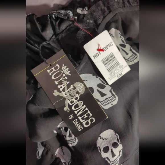 Royal Bones black lace skull - Picture 5 of 5